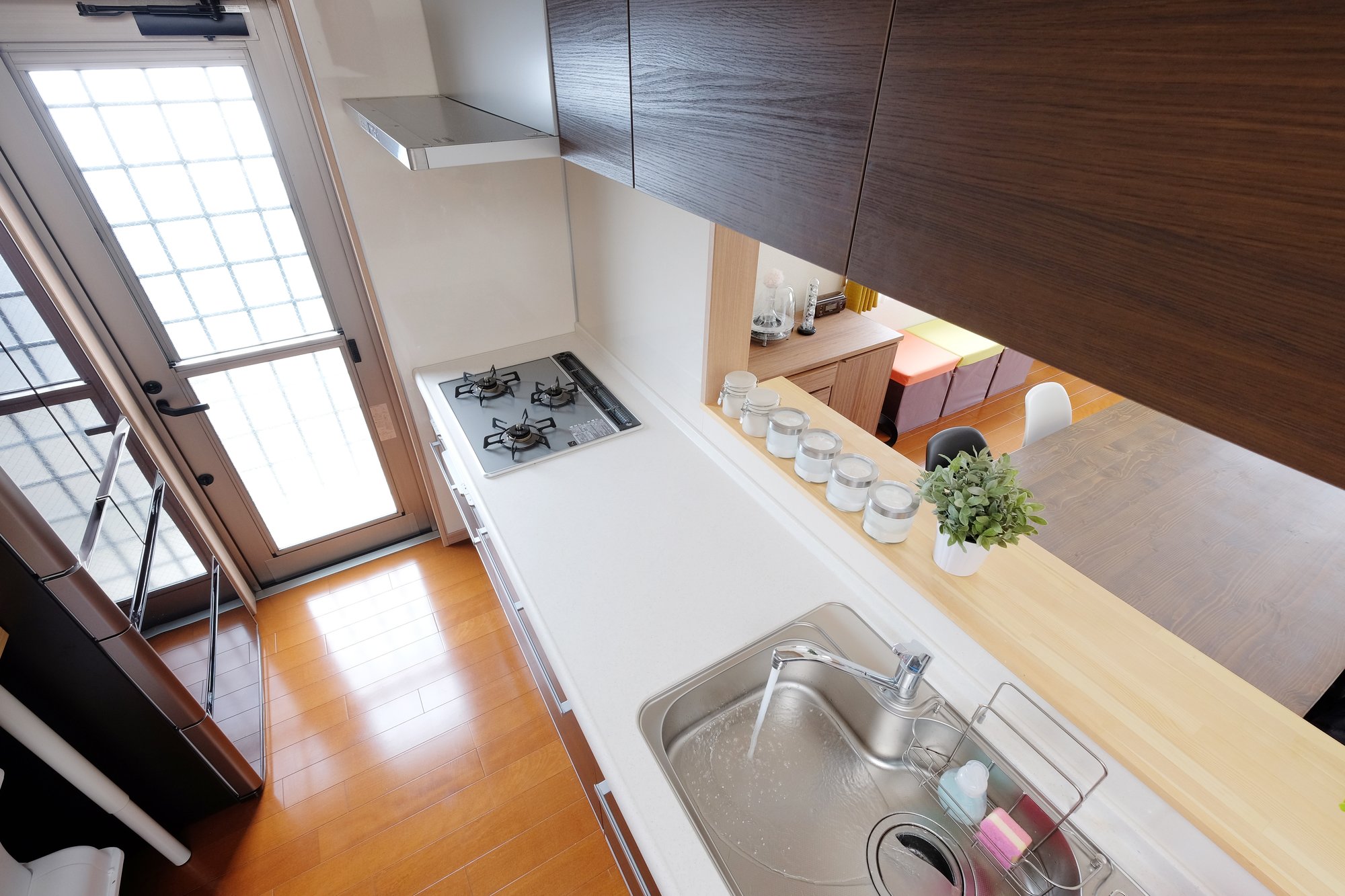 キッチンリフォームは住みながら可能？仮住まい必須ケースと工事中の過ごし方