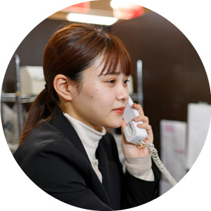 開店接客、電話問合せ、メーカー対応、プライス作成、POP付けなど